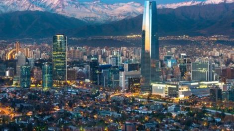 Santiago de Chile puede ser una opción para las vacaciones de invierno para los mendocinos.
