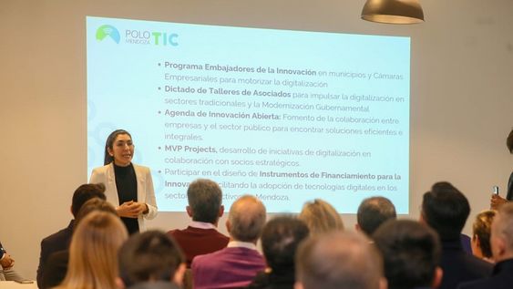 mujeres 4m: una propuesta del polo tic para conectar e inspirar a mujeres en tecnologia mujeres 4m: una propuesta del polo tic para conectar e inspirar a mujeres en tecnologia