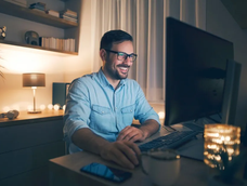 La psicología indica porque tienen felicidad las personas que trabajan home office.