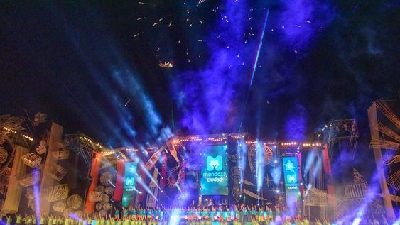 En una imponente noche, la Ciudad celebró una Vendimia espectacular