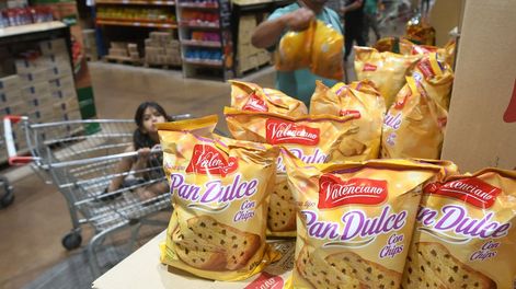 Productos de la canasta navideña. Ya están disponibles en los supermercados.