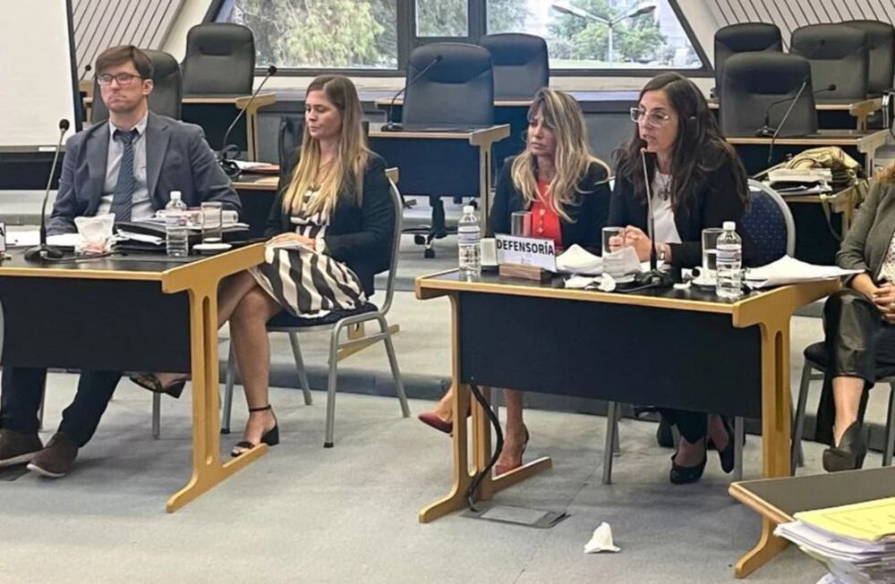 Las dos acusadas, Ana Clara Pérez Ballester, titular del Juzgado de la Familia, Niñas, Niños y Adolescentes 1; y Elisa Catán, a cargo de la Asesoría de Niñas, Niños y Adolescentes 2 - Foto La Arena