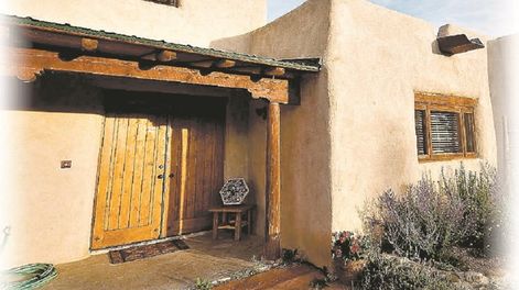 El peligro de insistir con el uso del adobe en la construcción - Por José A. Gómez Voltan