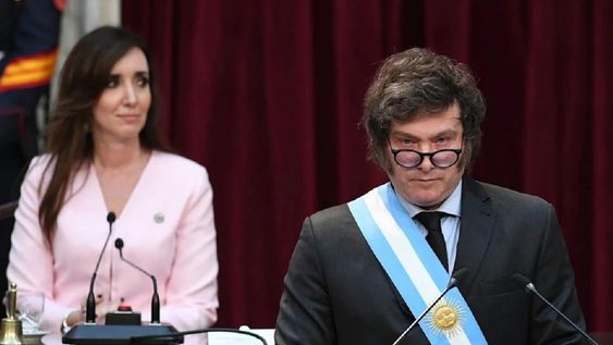 El presidente se reunirá con su Gabinete y colaboradores luego de su discurso, pero excluirá a la vicepresidenta. Foto: NA.