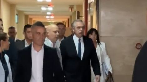 Alberto Fernández en su reaparición pública: declaración indagatoria en Comodoro Py por la causa de los seguros (Captura TN)