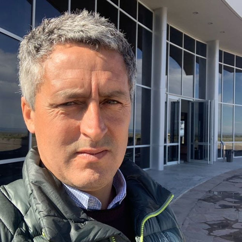 Carlos Dávila, vicepresidente primero de la Cámara de Comercio de Tunuyán. Productor asociado a Tomate 2000 advierte sobre la necesidad de integrar a los productores para asegurar precios y reducir riesgos.