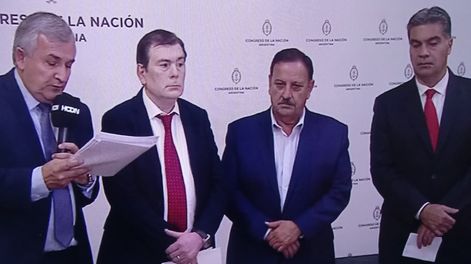 Los Andes | Los gobernadores Morales (Jujuy), Zamora (Santiago del Estero), Quintela (La Rioja) y Capitanich (Chaco) en conferencia de prensa.