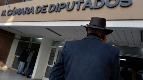 Los Andes | Ministros de la Suprema Corte expusieron sobre la reforma de la Suprema CorteLos Ministros de la Suprema Corte, Omar Palermo, Mario Adaro y Dalmiro Garay, se presentaron ante los diputados y senadores dentro de la comisión de Legislación y Asuntos Const