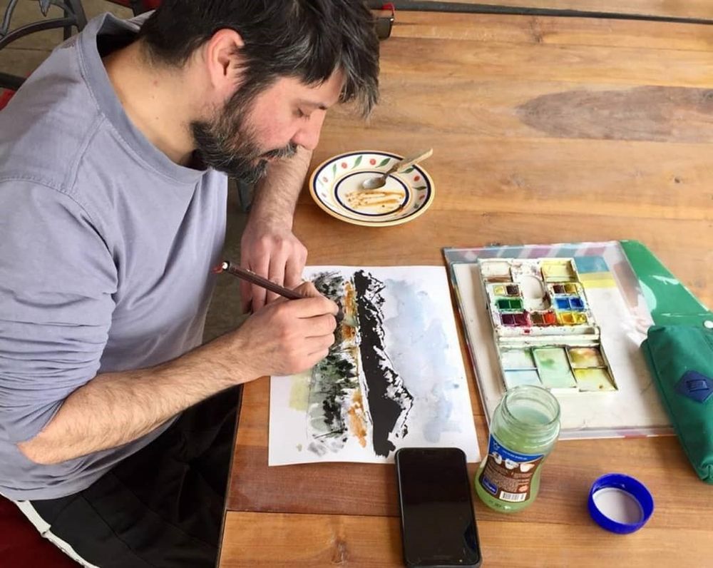 Martín Rusca presenta “Tiempo de bodegas”, una obra que reconstruye, a través de textos, dibujos y fotografías, la historia arquitectónica y cultural de las bodegas del sur mendocino.