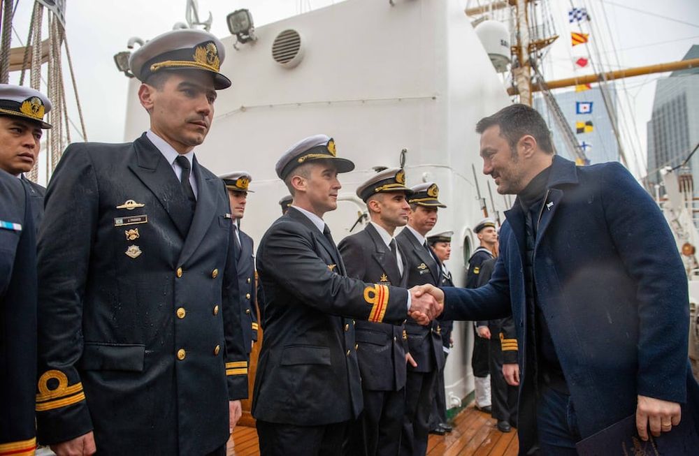 Luis Petri en el acto de despedida de la Fragata Libertad. - Ministerio de Defensa