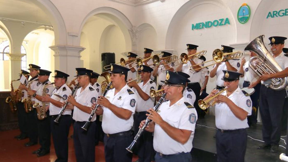 La banda de la policía de Mendoza llega al teatro Independencia este miércoles