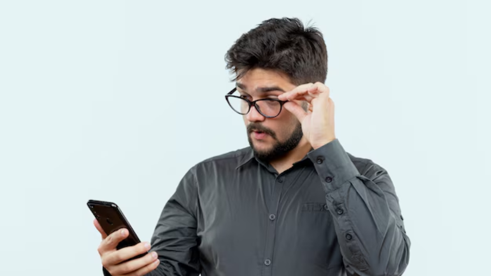 Este SMS simula proteger tu cuenta de Google cuando en realidad busca engañarte. Descubrí como funciona la nueva estafa.