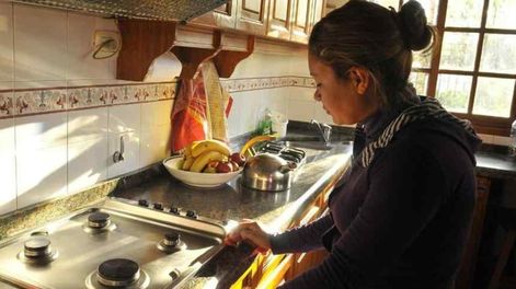 ¿Cuanto cobrará  este mes una niñera que trabaja cuatro horas diarias? (La Voz /Archivo).