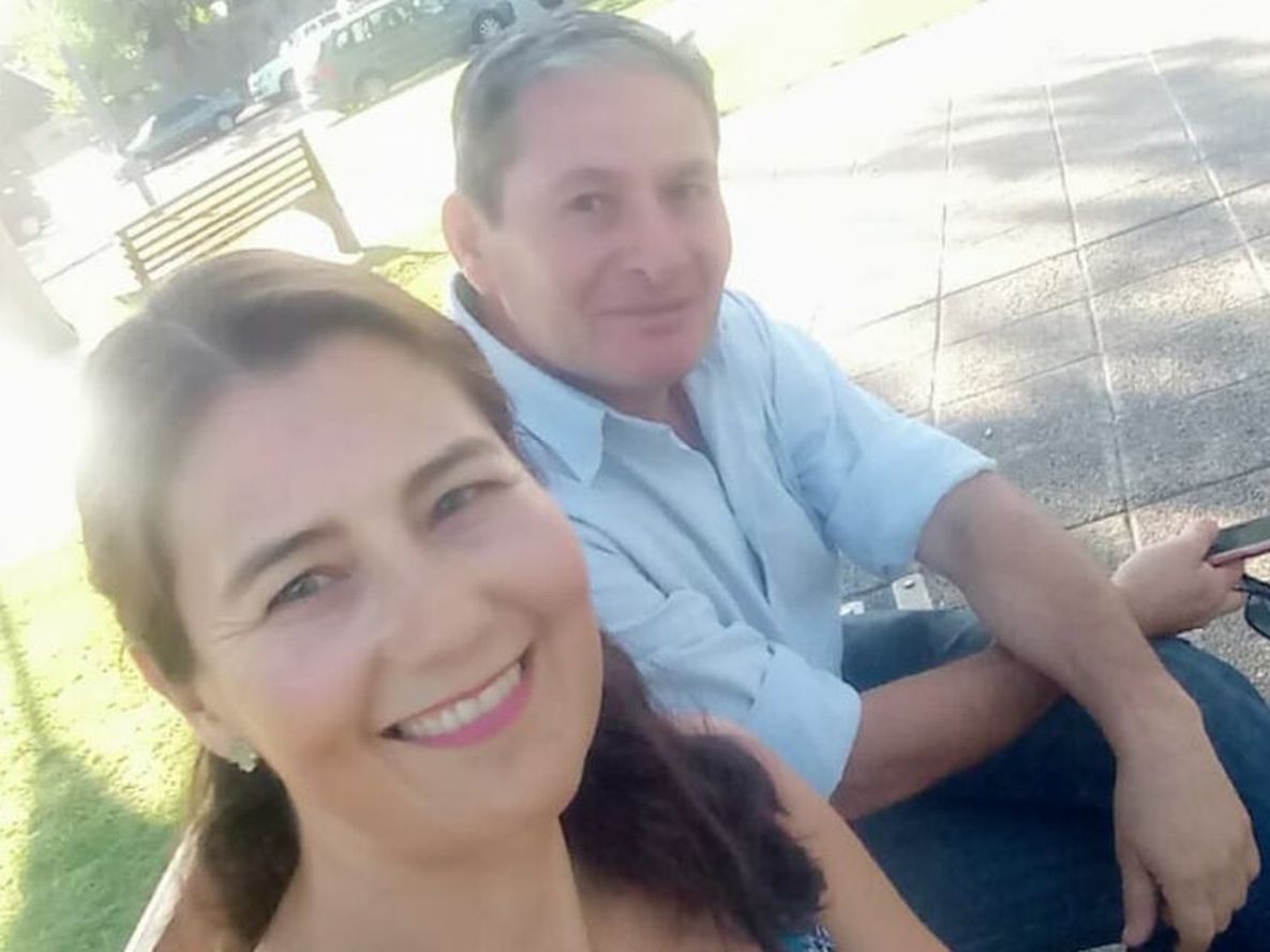 Profes solidarios: Paula Granados y Luis Aberto Manriquez, los dos profesores de Geografía que encabezan la campaña para ayudar a niños del barrio La Favorita y sus familias.