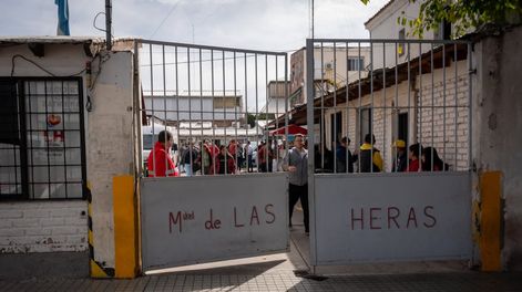 Los Andes | Municipalidad de Las HerasLa conmoción política que provocó la salida del intendente de Cambia Mendoza se trasladó al funcionamiento de la comuna. Los empleados dejaron de atender al públicoFoto: Ignacio Blanco / Los Andes