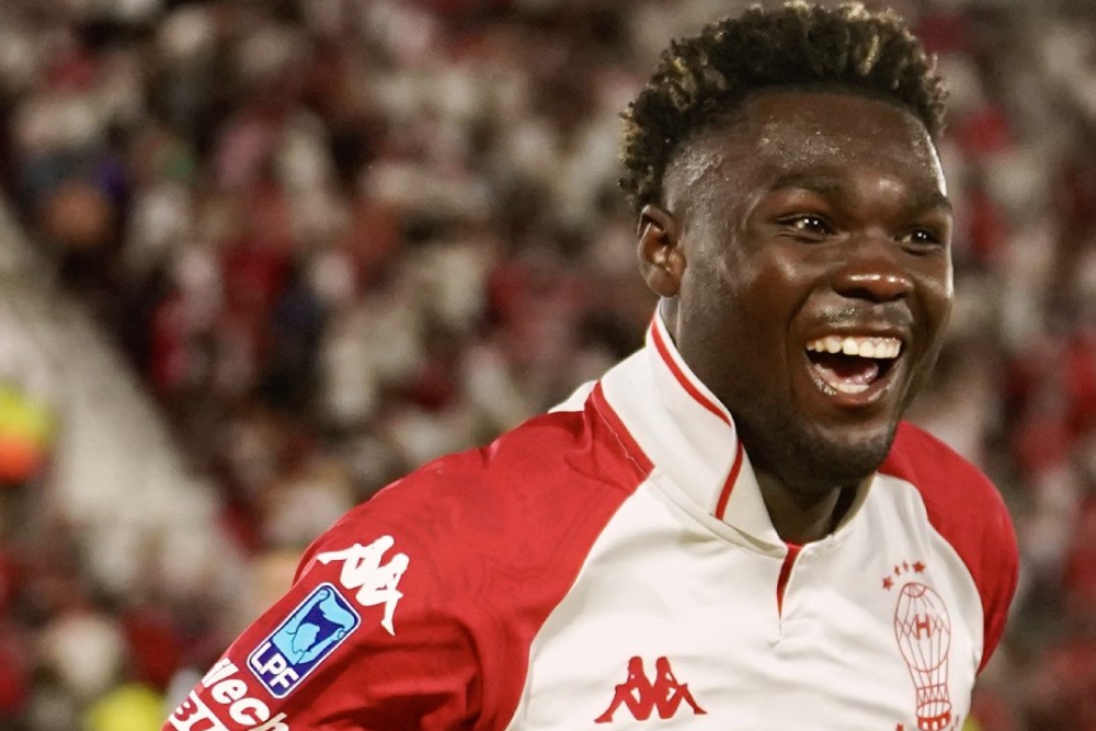 Jordy Caicedo, autor del único tanto para la victoria de Huracán en el clásico