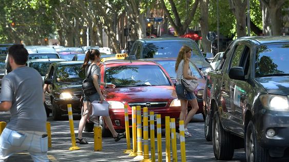La resurrección de la caminata: una de cada 4 personas cambió la forma de movilidad por los costosFoto: Orlando Pelichotti