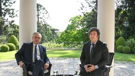 Alberto Fernández y Javier Milei en la primera foto de transición presidencial (Presidencia)
