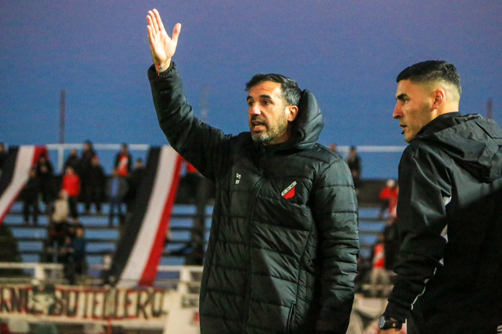 El entrenador Mariano Echevería,podría realizar dos modificaciones, respecto al once que perdió en San Juan.   