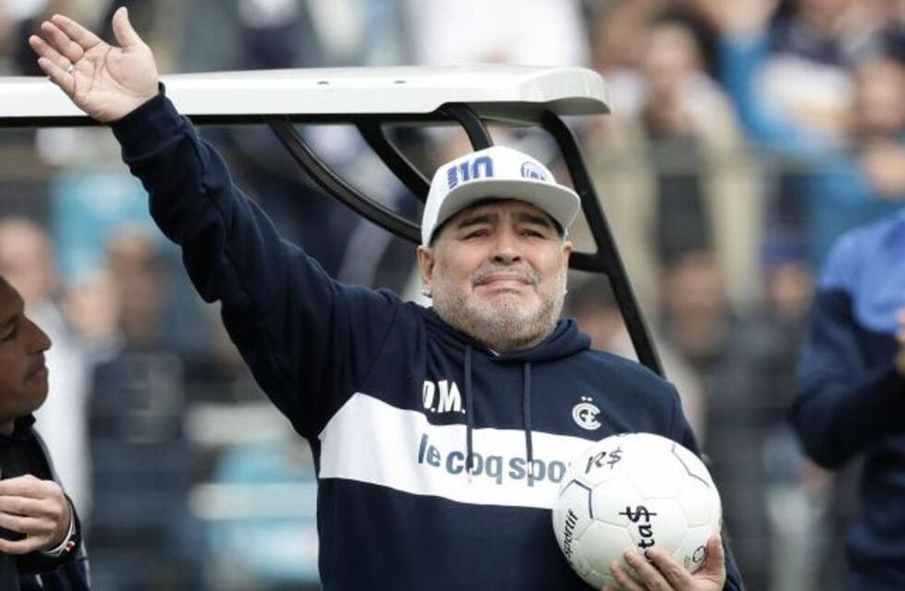 Diego Maradona estará presente esta tarde en el Bosque cuando el Lobo reciba a Patronato en el inicio de la Liga Profesional de Fútbol. / Gentileza.