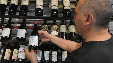 Los Andes | Las ventas de vino a mercado interno cerraron 2023 con una caída del 6,3%, que fue inferior a lo que el sector anticipaba hacia mediados de año. Foto: José Gutierrez / Los Andes