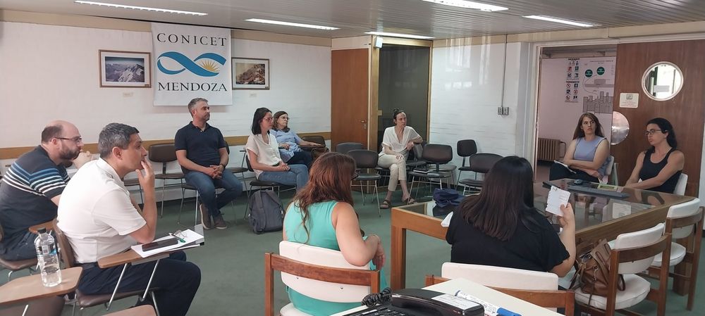 Parte del grupo que realizó el libro digital 