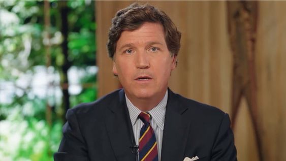 Carlson durante su programa Tucker on X. Foto: X / @TuckerCarlson