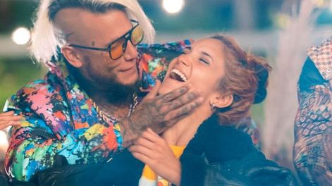 Álex Caniggia y Melody Luz se pusieron de novios dentro de El Hotel de los Famosos