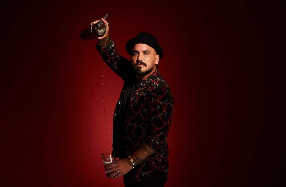 Me rodean el mar y las playas, los bosques y las sierras... Busco reflejar esas impresiones en los sabores de mis tragos, asegura Juan Roda.