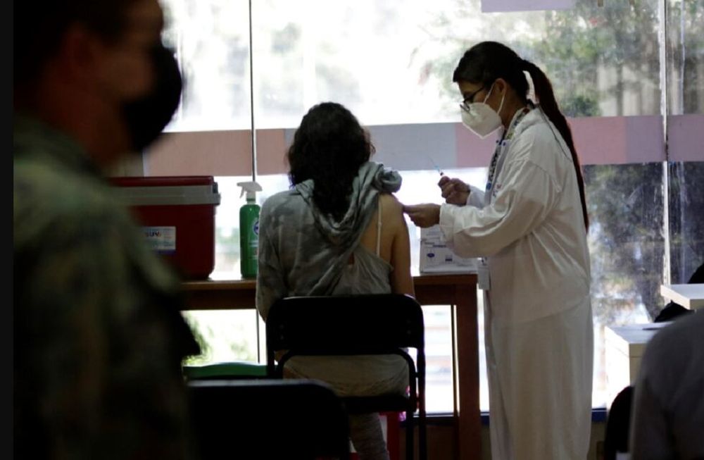 Ecuador declaró obligatoria la vacuna contra el Covid-19 (AP)