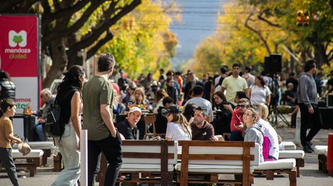 La calle Sarmiento vivió un domingo especial con la Gastro Maratón