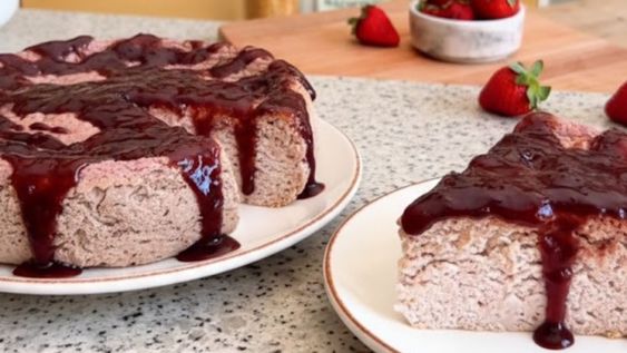 sin harina, sin horno y sin azucar: como hacer una torta fresca de yogur solo con 3 ingredientes
