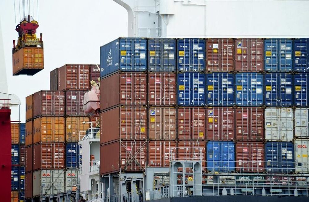 Alarma en el comercio exterior: se derrumbó 54% el superávit acumulado y cayeron las exportaciones en junio