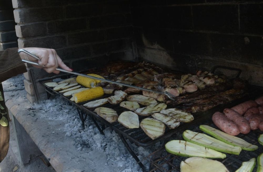 El desopilante -y ficticio- relato en Twitter de una despedida de soltero que comenzó con una broma y terminó en una internación a un hospital neuropsiquiátrico. Foto: Imagen ilustrativa