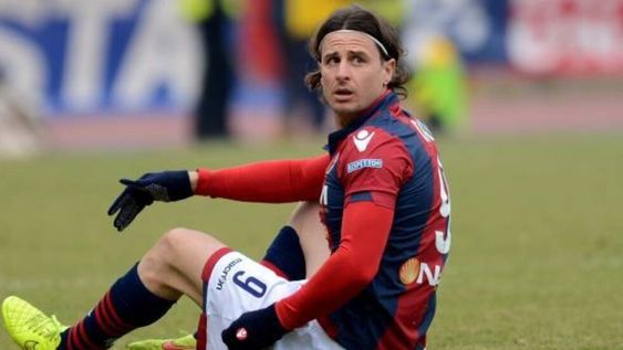 Por amenazas e injurias vía sms y whatsapp, en Italia castigaron a un futbolista y a su representante