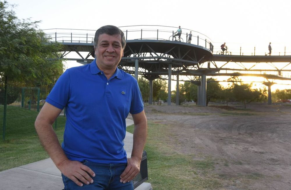 El intendente de Las Heras, Daniel Orozco, confirmó que se aisló de manera preventiva tras haber estado en contacto directo con el director de Prensa de la comuna; quien fue confirmado como positivo.