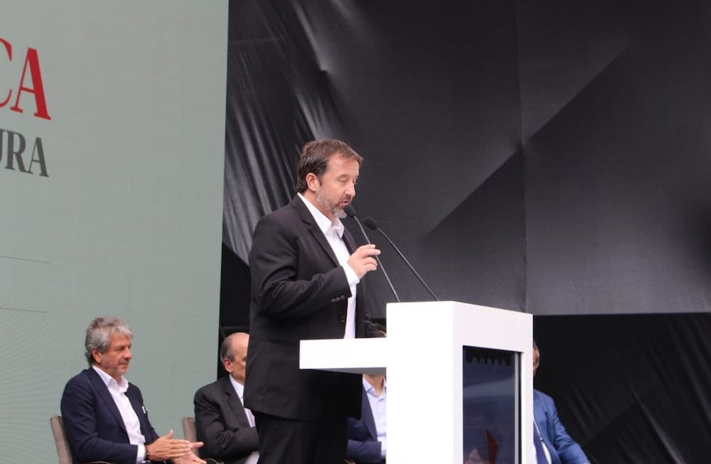 Mario González, presidente de Coviar durante el discurso del eventos. Foto: Marcelo Rolland.