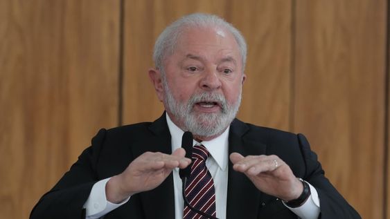 El presidente de Brasil inauguró la cumbre de presidentes de América del Sur con propuestas de integración regional y apertura de mercados asociados.