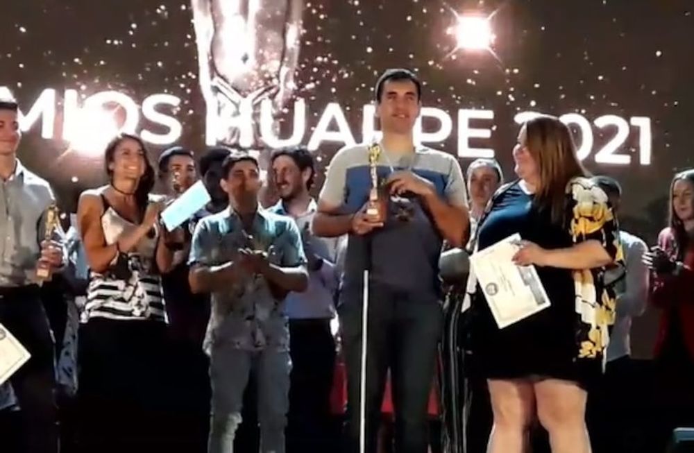 Federico Accardi galardonado con la Cruz al Mérito como el deportista destacado de Mendoza.