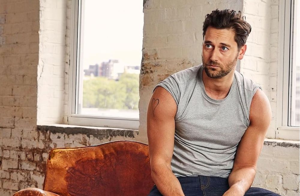 Te contamos nueve curiosidades de Ryan Eggold, el actor de “New Amsterdam” que enamora a todos