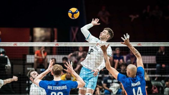Agustín Loser está jugando su quinta temporada como titular en la Selección Argentina de voleibol. Frente a Países Bajos fue una de las figuras del equipo nacional, en el cierre del primer weekend de la VNL.