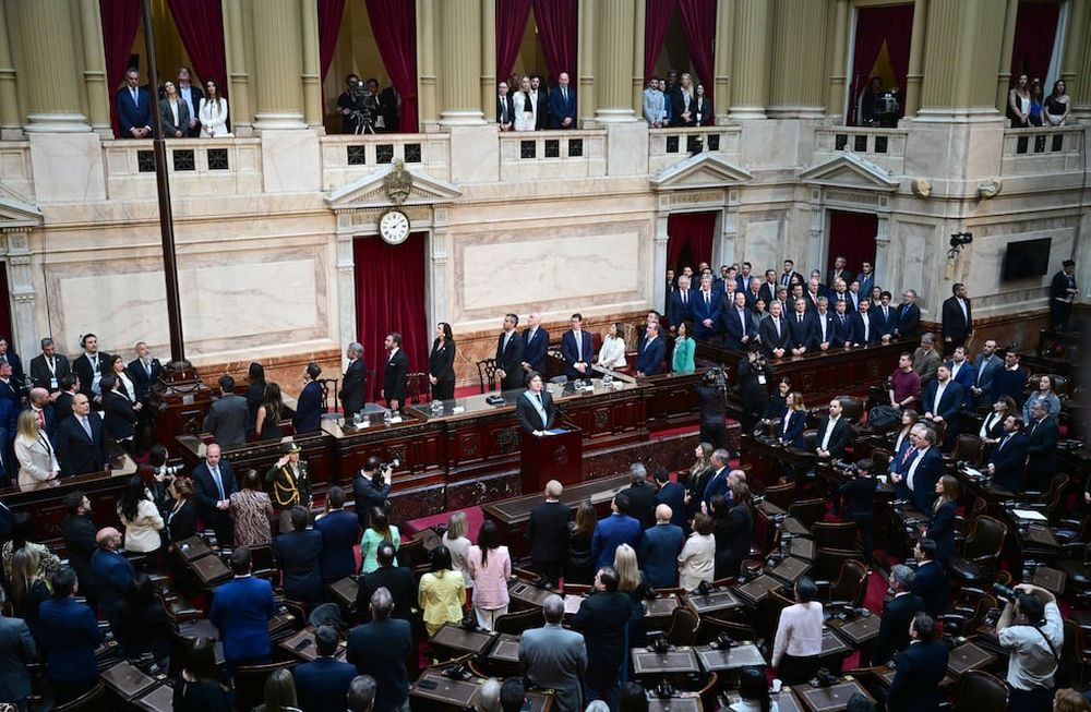El presidente Javier Milei fue a la Cámara de Diputados este domingo para presentar el Presupuesto 2025 y también se transmitió por cadena nacional. Foto: Maxi Luna / NA