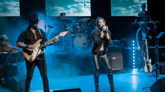 La banda está conformada por ocho músicos.