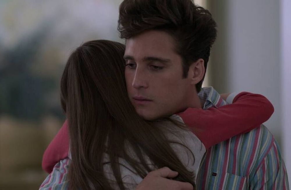 Arrancó la segunda temporada de “Luis Miguel: la serie” y los memes invadieron las redes