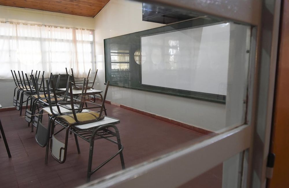 Por el aislamiento de la pandemia, COVID-19, las aulas de los colegios permanecen vacías, sin alumnos, ya que trabajan desde sus casas en clases virtuales desde el 16 de marzo.Foto: José Gutierrez/ Los Andes colegio, coronavirus,