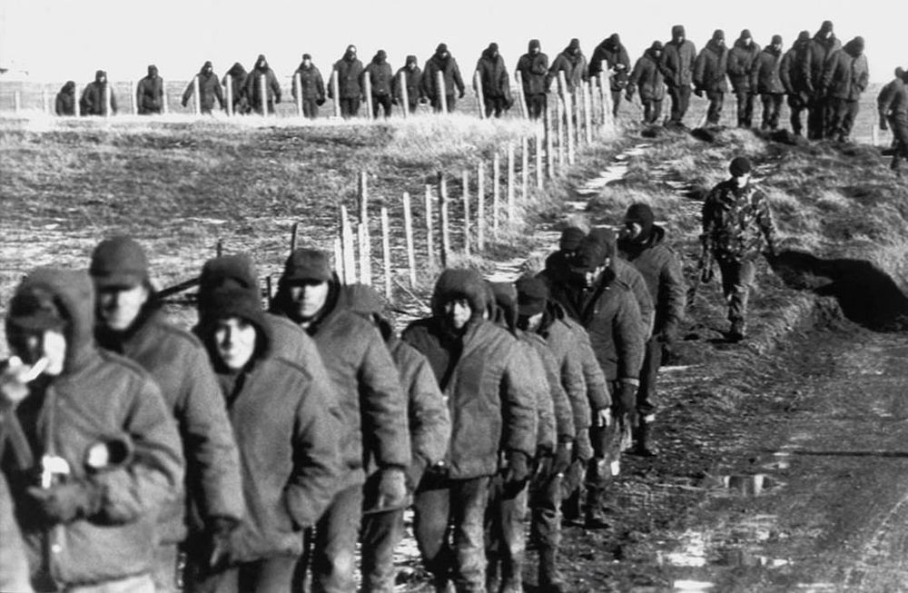 Ellos fueron los grandes protagonistas y en su honor y reconocimiento el feriado de hoy se denomina, con absoluta justeza, Día del Veterano y de los Caídos en la Guerra de Malvinas.