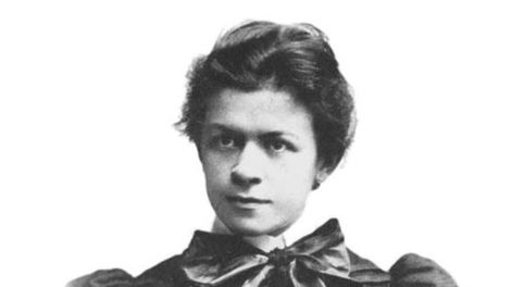 Ella también - Por Rosa Montero