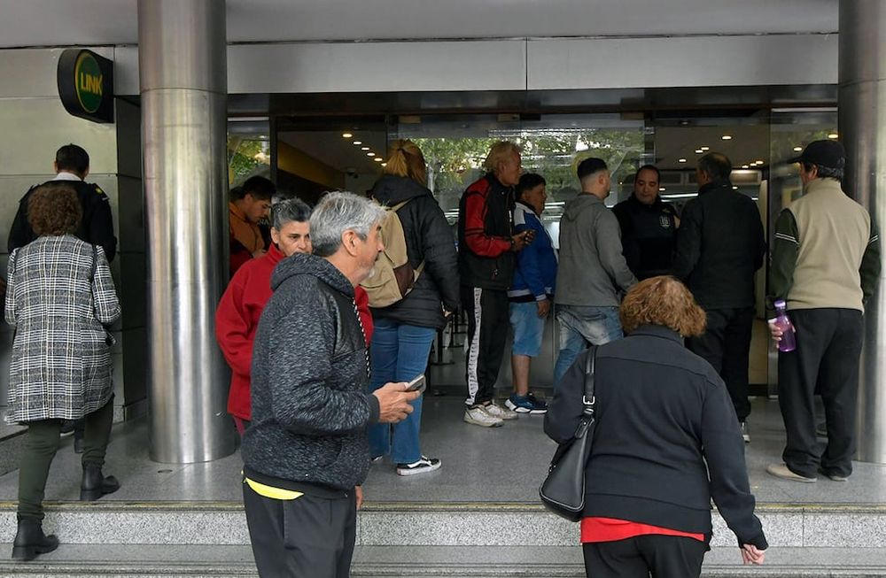 Anses: por qué no me pagaron el bono de $55.000 en enero de 2024 - Orlando Pelichotti / Los Andes
