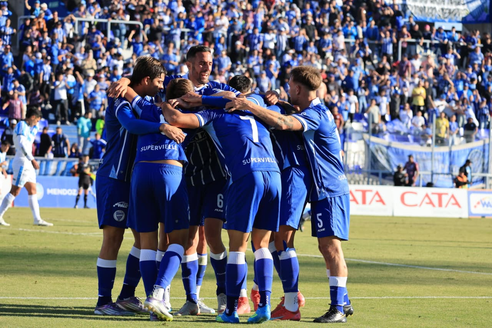 El Tomba con una gran trabajo ofensivo de Martín Pino derrota a la Academia cordobesa por 2 a 0, en el Feliciano Gambarte.