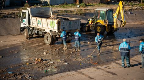 El operativo permitió retirar 230 metros cúbicos de basura y escombros del colector Papagayos, una infraestructura clave para la defensa aluvional del Gran Mendoza.